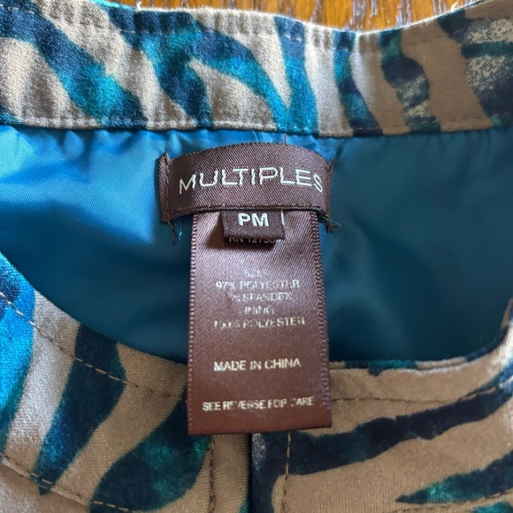 Multiples Vest Women's Size M Petite Khaki Green With Blue/turquoise Pattern - Picture 3 of 7